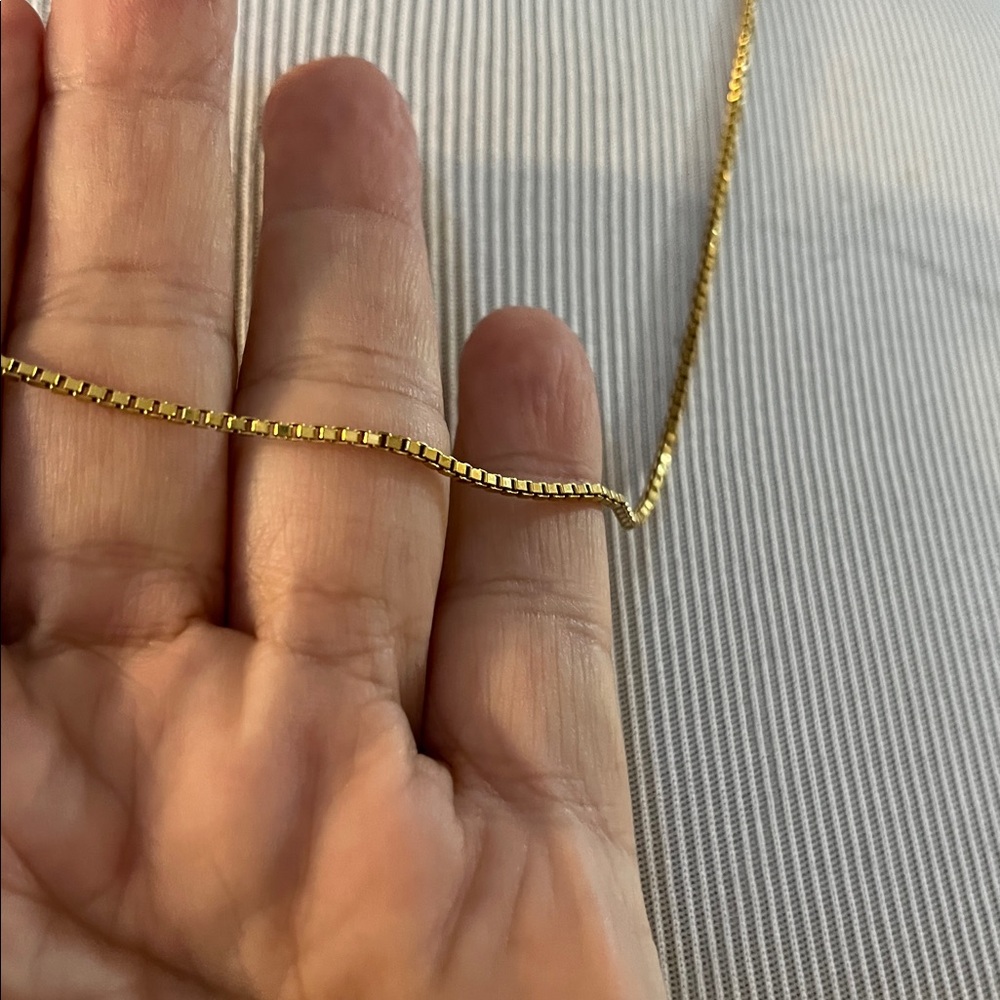 VINTAGE MONET BOX CHAIN GOLD TONE NECKLACE - Picture 3 of 8
